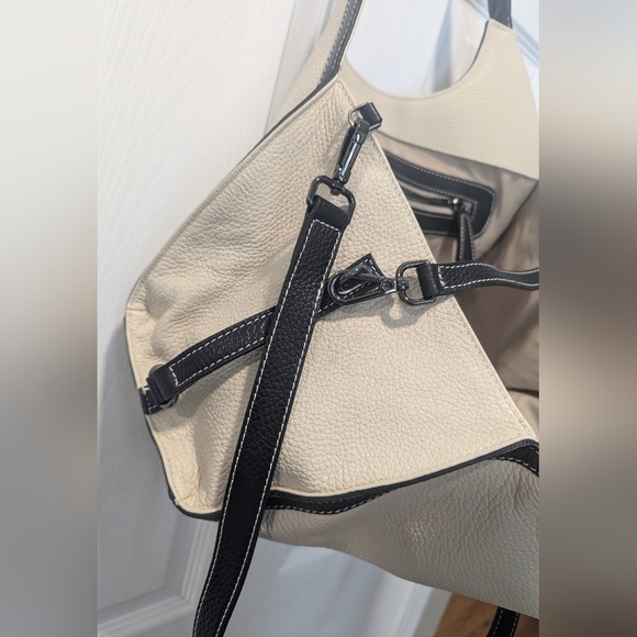 Vittoria Napoli Convertible Bag - Picture 12 of 15